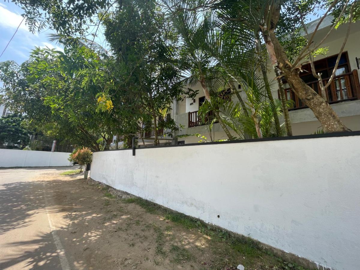 The Point Mirissa Hotel Exterior photo