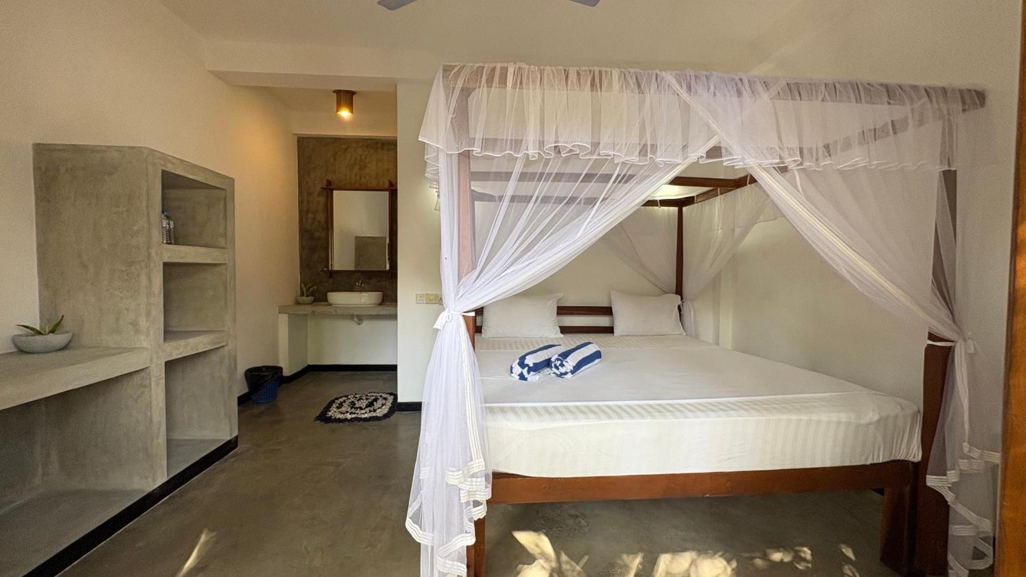 The Point Mirissa Hotel Exterior photo